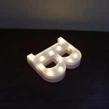 Încarcă imaginea în vizualizatorul Galerie, Cifre si litere volumetrice luminoase cu becuri