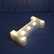 Încarcă imaginea în vizualizatorul Galerie, Cifre si litere volumetrice luminoase cu becuri
