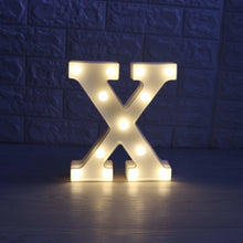 Încarcă imaginea în vizualizatorul Galerie, Cifre si litere volumetrice luminoase cu becuri
