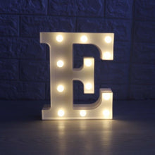 Încarcă imaginea în vizualizatorul Galerie, Cifre si litere volumetrice luminoase cu becuri
